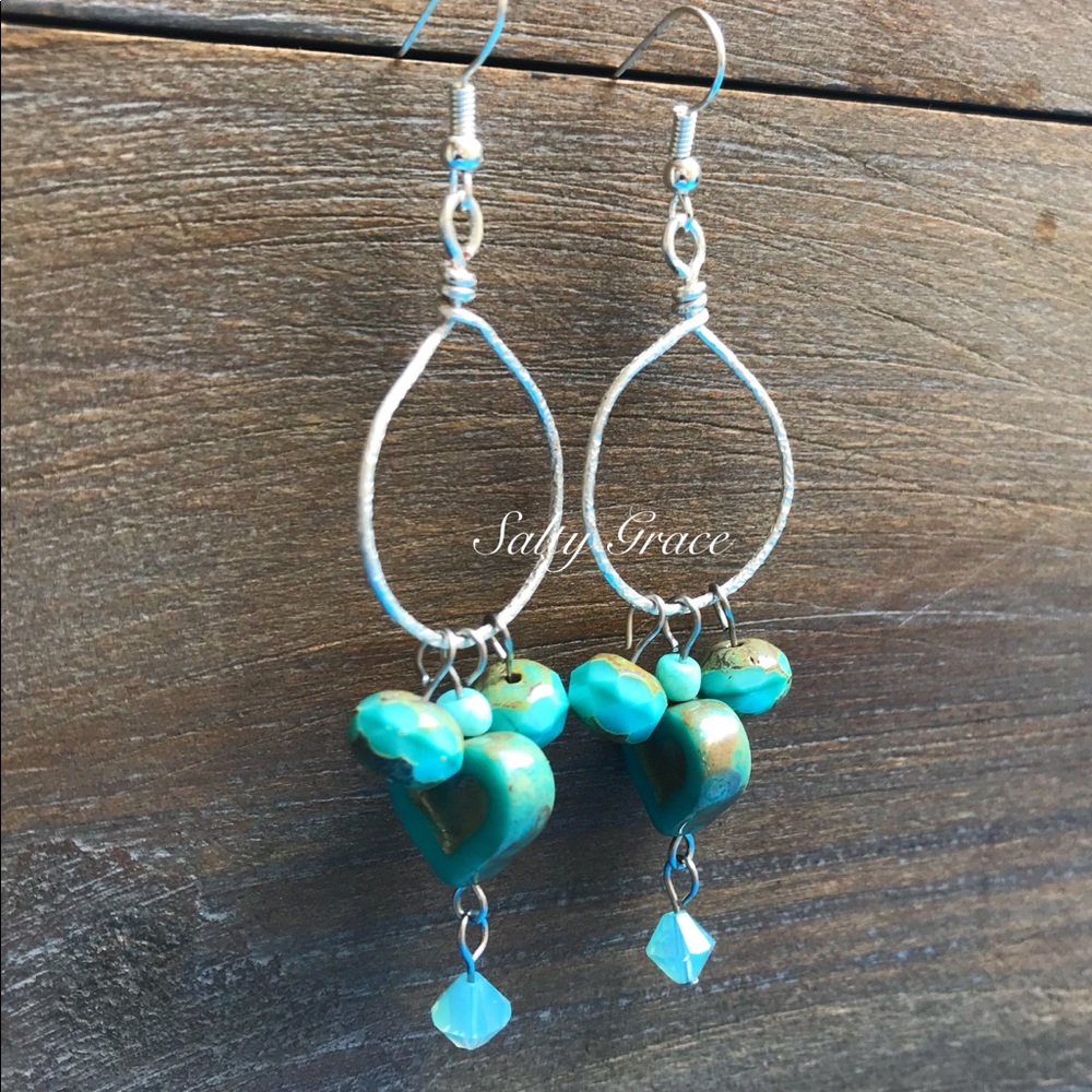 Turquoise Galapagos heart and Swarovski earrings - Picture 4 of 6